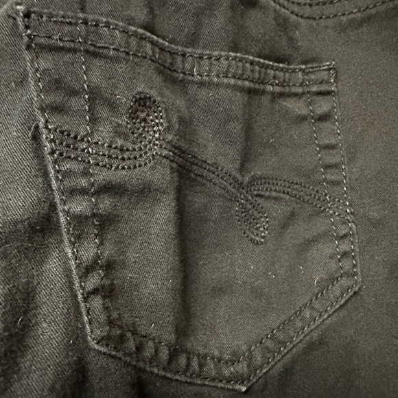 SO Bootcut juniors women’s size 13 Short black stretchy jeans - Picture 6 of 6